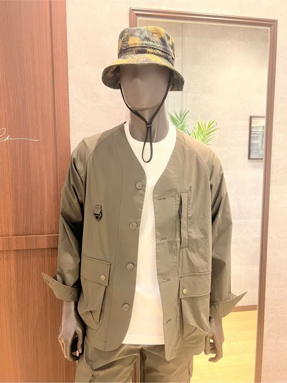 JOSEPH ABBOUD MOUNTAIN 上條 コーディネート画像