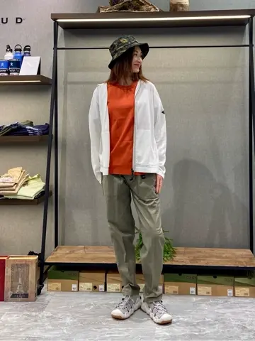 JOSEPH ABBOUD MOUNTAIN たかい　かおり コーディネート画像