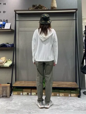 JOSEPH ABBOUD MOUNTAIN たかい　かおり コーディネート画像