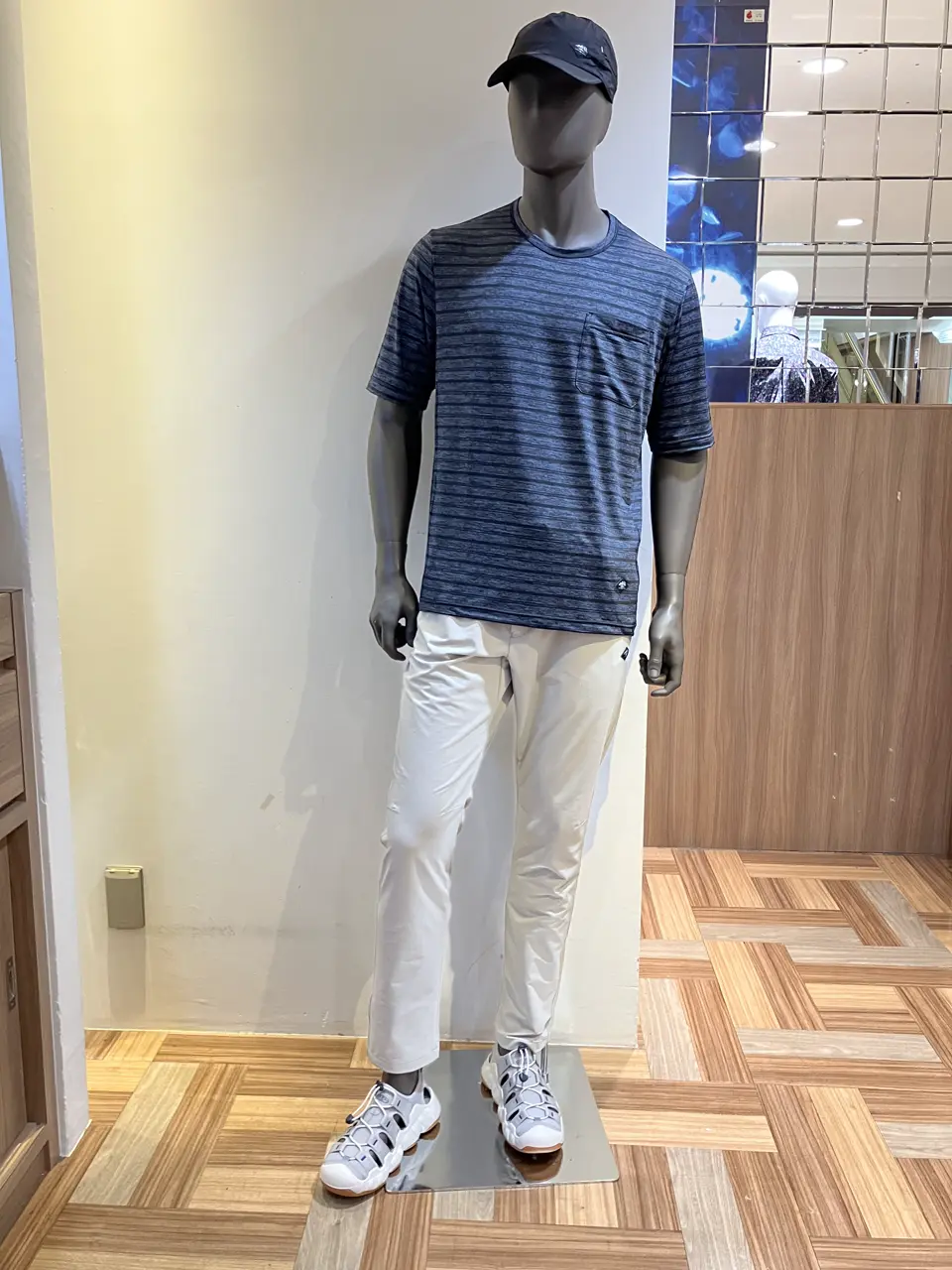 JOSEPH ABBOUD MOUNTAIN 小城 コーディネート画像