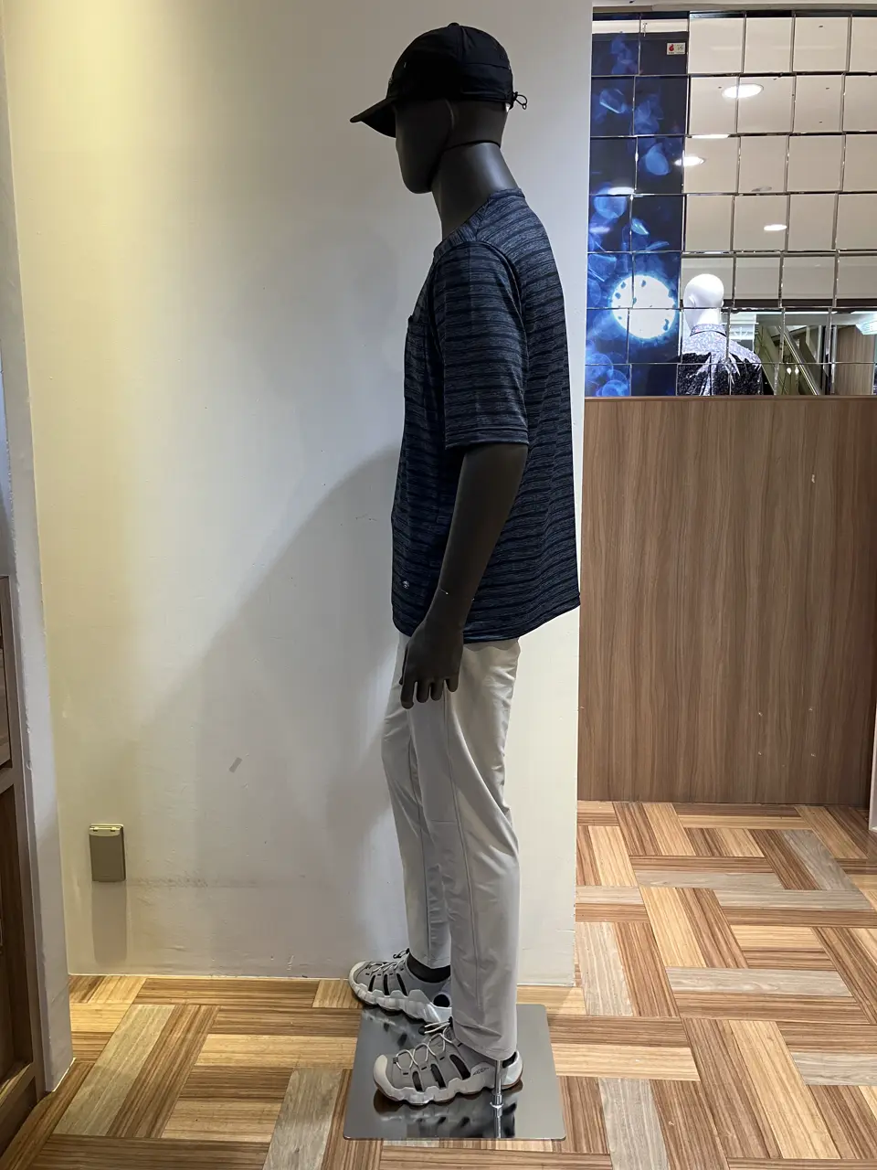 JOSEPH ABBOUD MOUNTAIN 小城 コーディネート画像