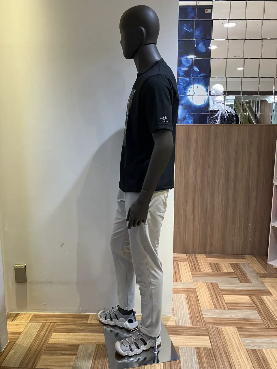 JOSEPH ABBOUD MOUNTAIN 小城 コーディネート画像