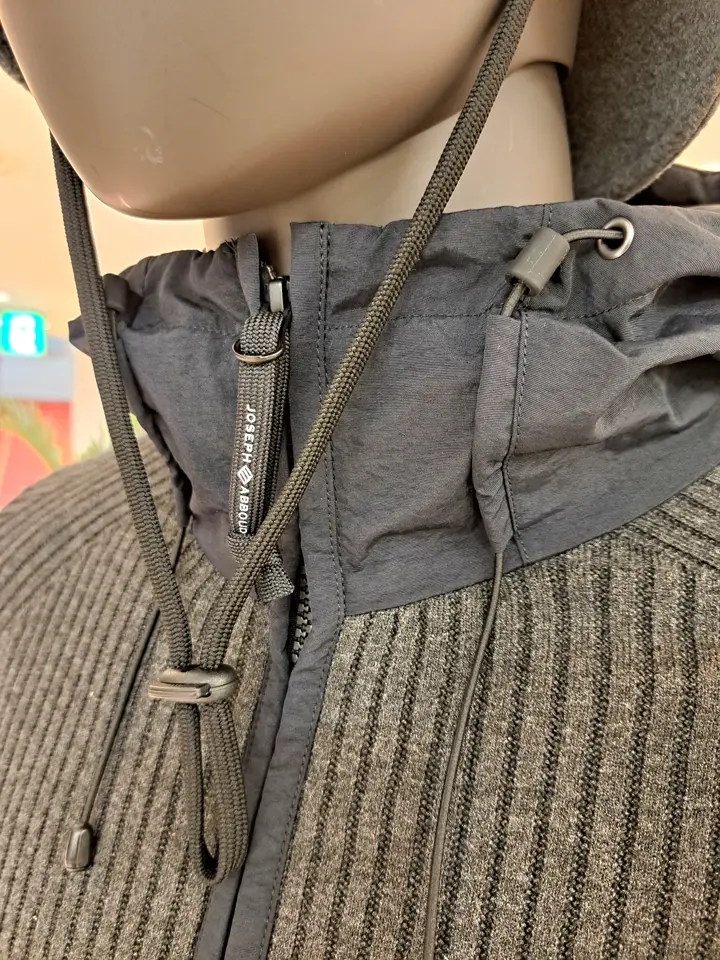 JOSEPH ABBOUD MOUNTAIN 藤川 コーディネート画像