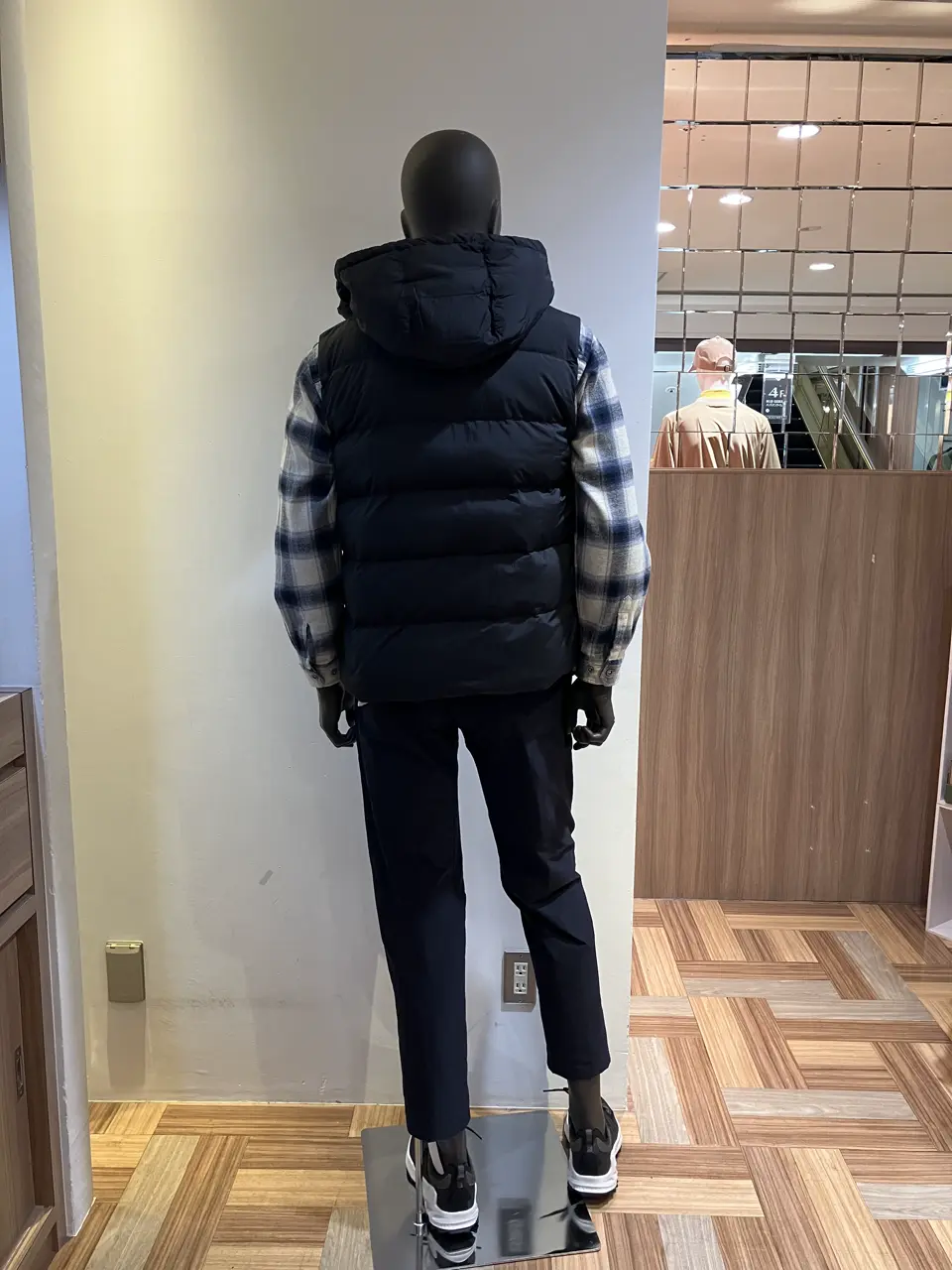 JOSEPH ABBOUD MOUNTAIN 小城 コーディネート画像