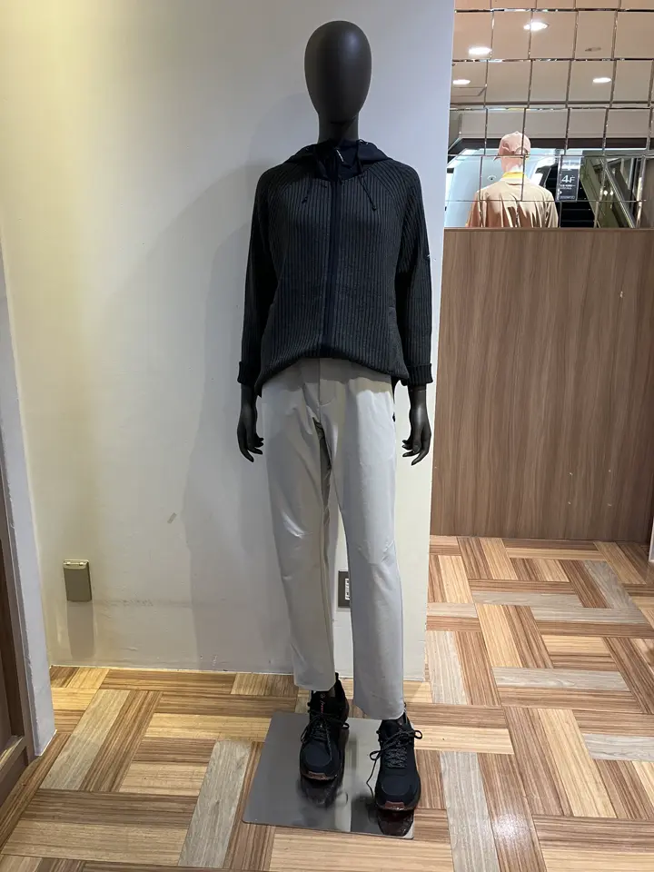 JOSEPH ABBOUD MOUNTAIN 小城 コーディネート画像