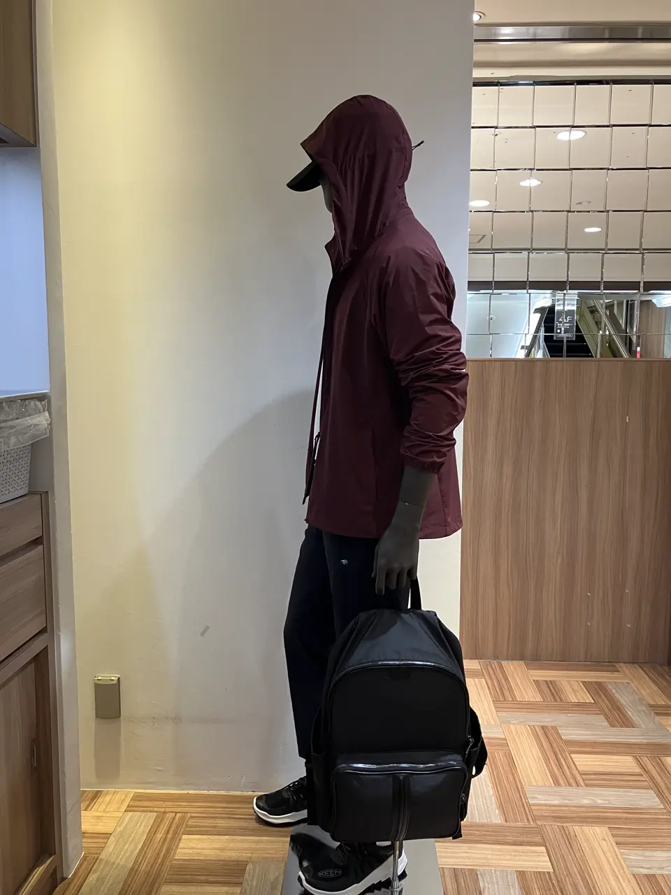 JOSEPH ABBOUD MOUNTAIN 小城 コーディネート画像