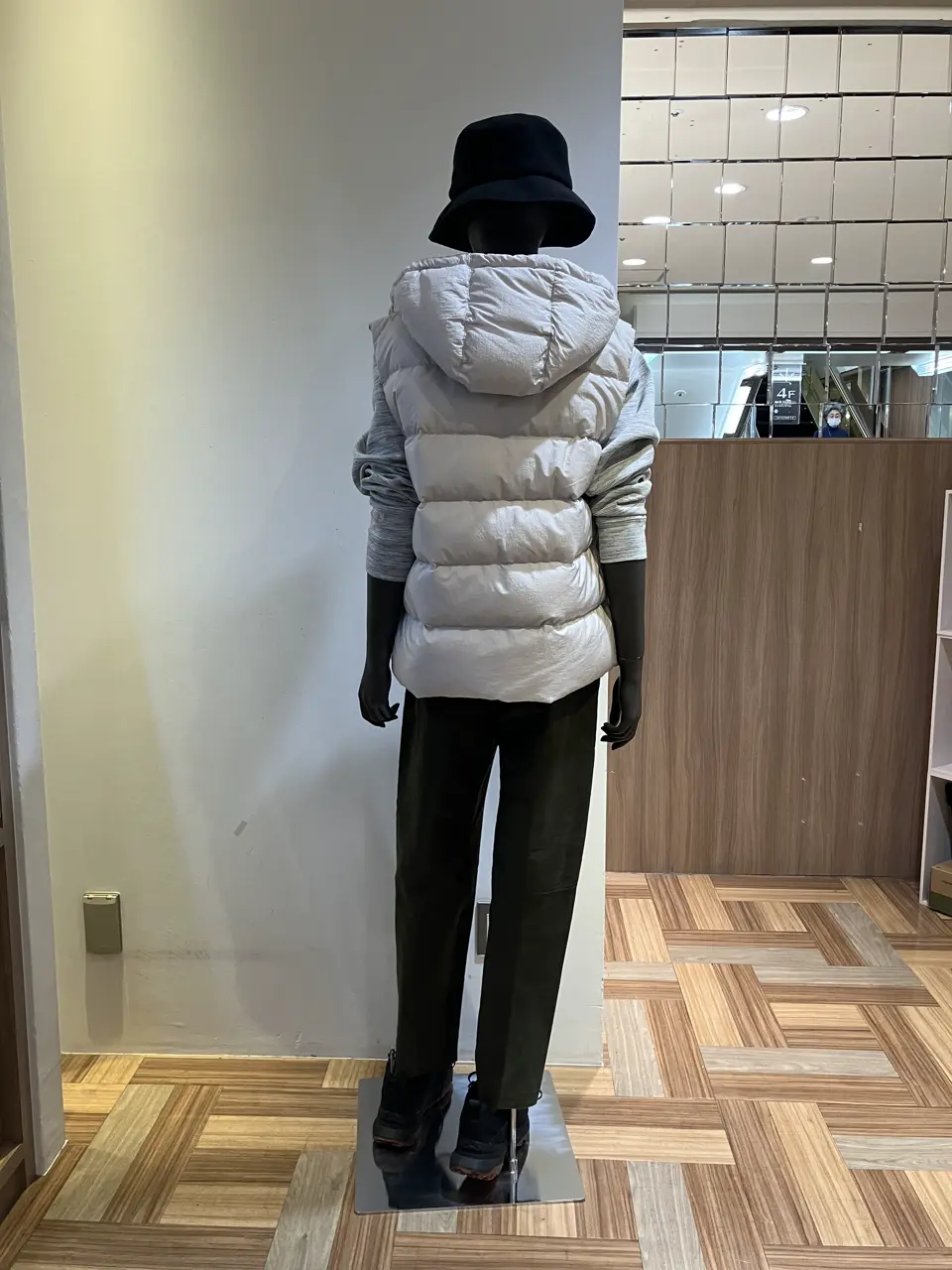 JOSEPH ABBOUD MOUNTAIN 小城 コーディネート画像