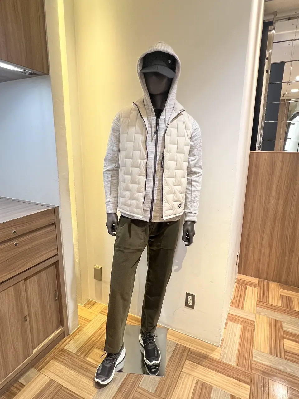 JOSEPH ABBOUD MOUNTAIN 森部 コーディネート画像