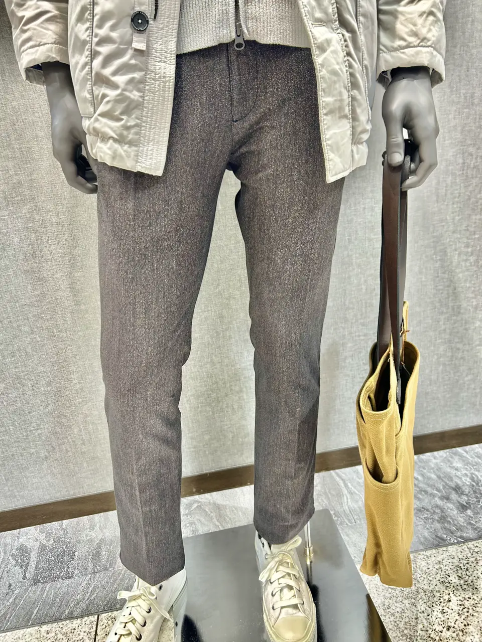 JOSEPH ABBOUD MOUNTAIN 上田 コーディネート画像