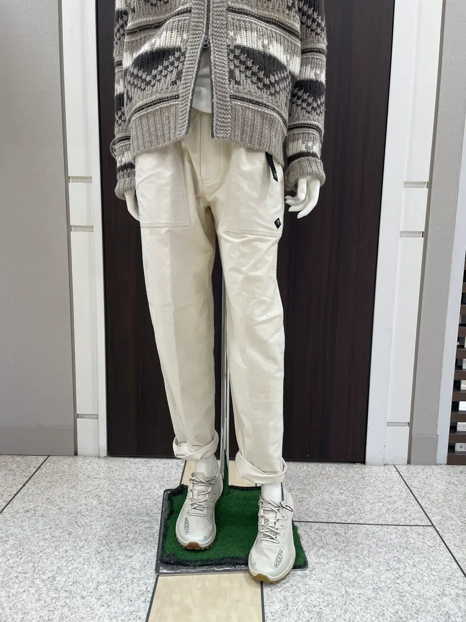 JOSEPH ABBOUD MOUNTAIN 松山 コーディネート画像