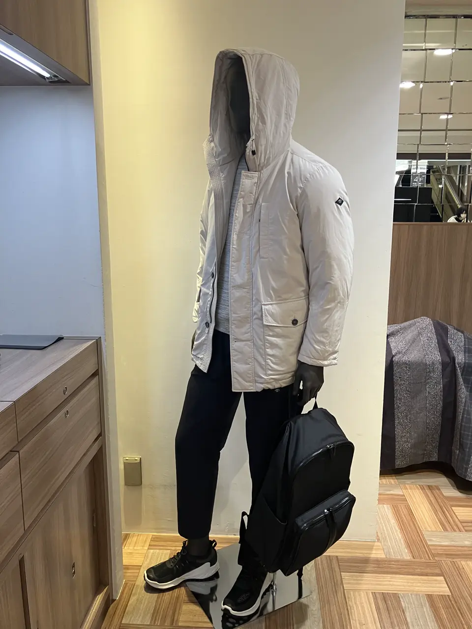 JOSEPH ABBOUD MOUNTAIN 小城 コーディネート画像