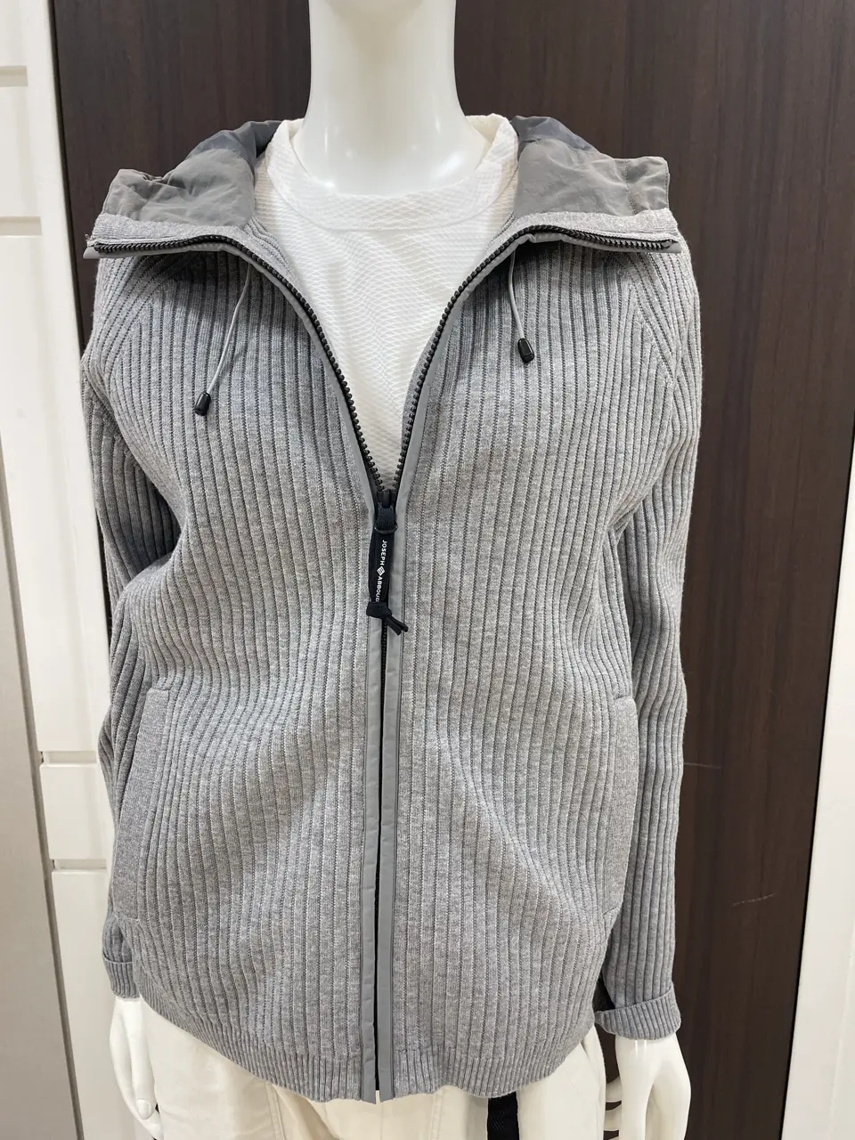 JOSEPH ABBOUD MOUNTAIN 松山 コーディネート画像