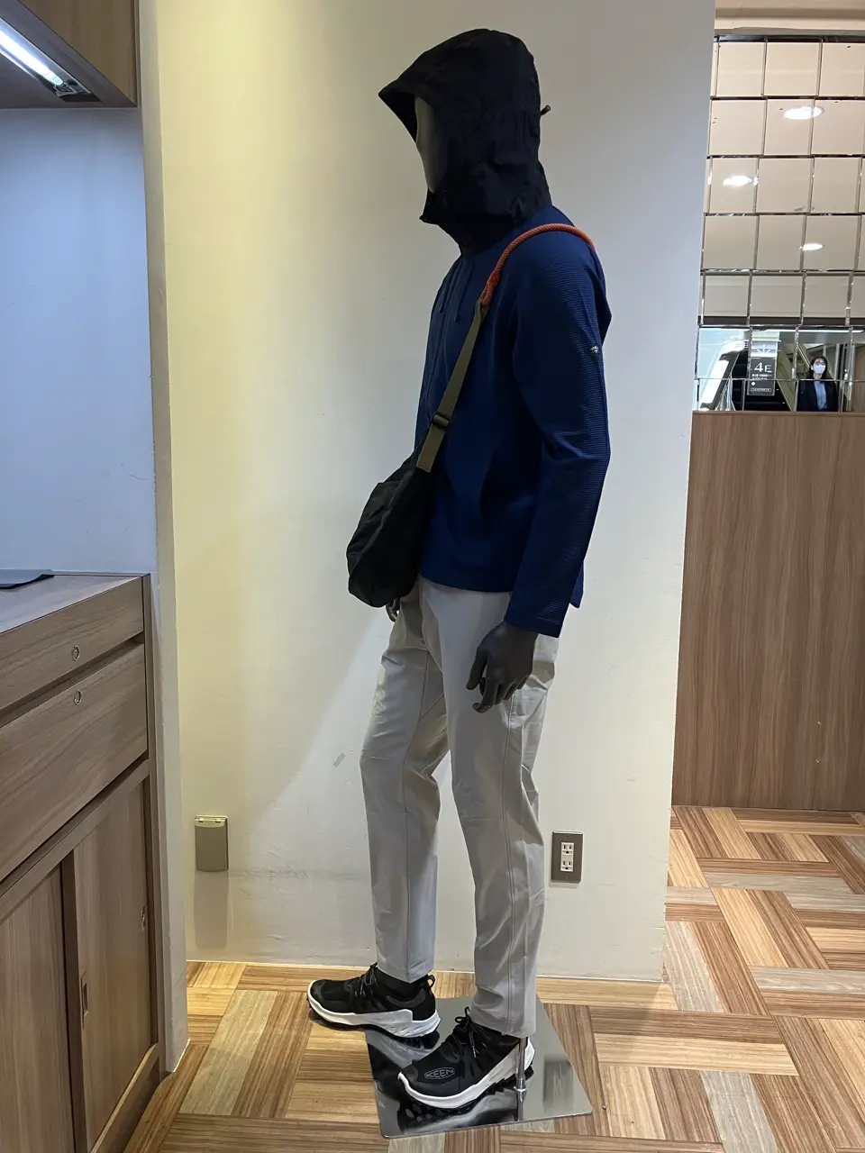 JOSEPH ABBOUD MOUNTAIN 小城 コーディネート画像