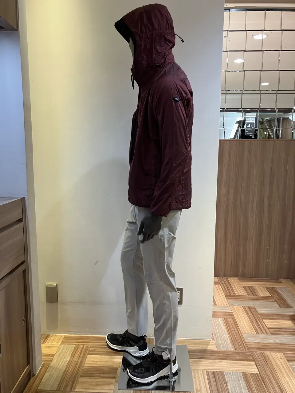 JOSEPH ABBOUD MOUNTAIN 小城 コーディネート画像