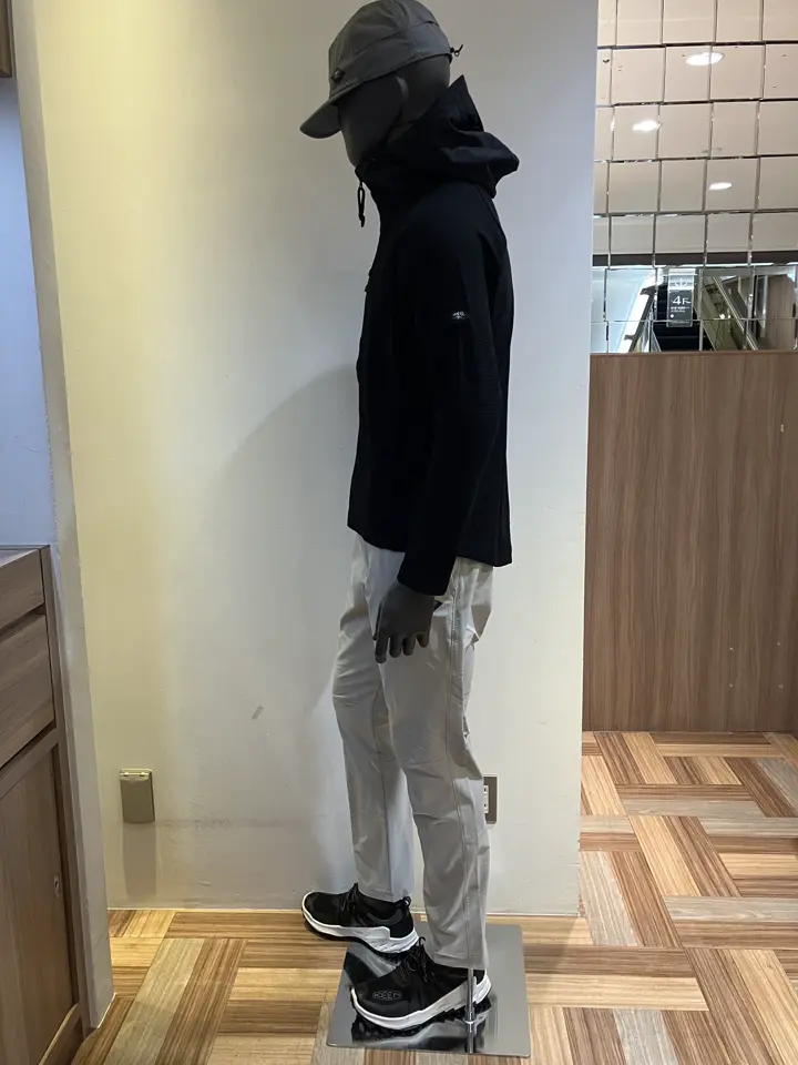 JOSEPH ABBOUD MOUNTAIN 小城 コーディネート画像