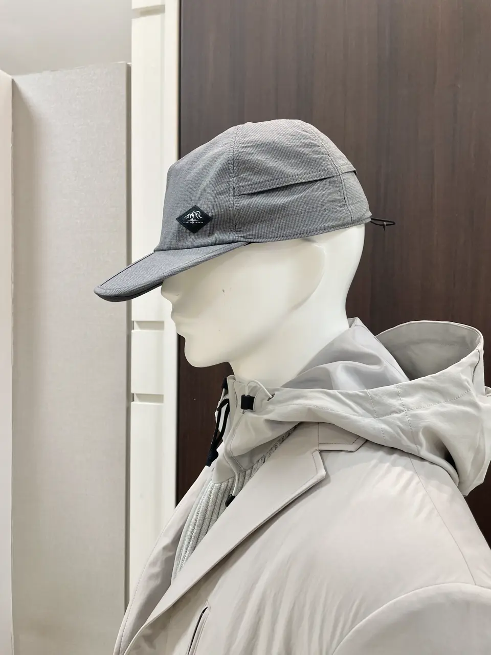 JOSEPH ABBOUD MOUNTAIN 松山 コーディネート画像