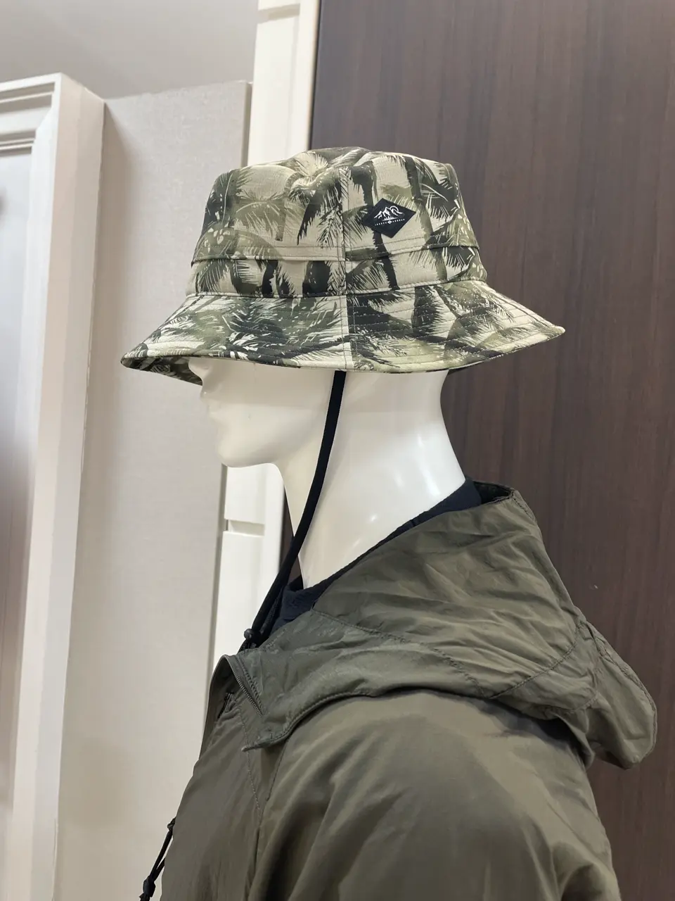 JOSEPH ABBOUD MOUNTAIN 松山 コーディネート画像