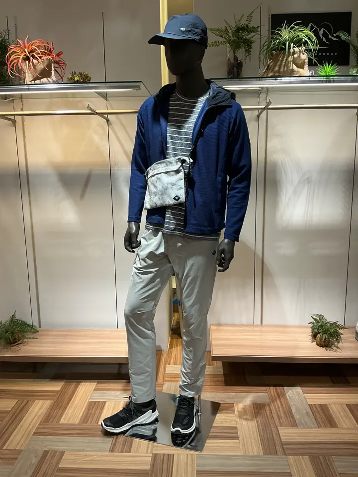 JOSEPH ABBOUD MOUNTAIN 小城 コーディネート画像