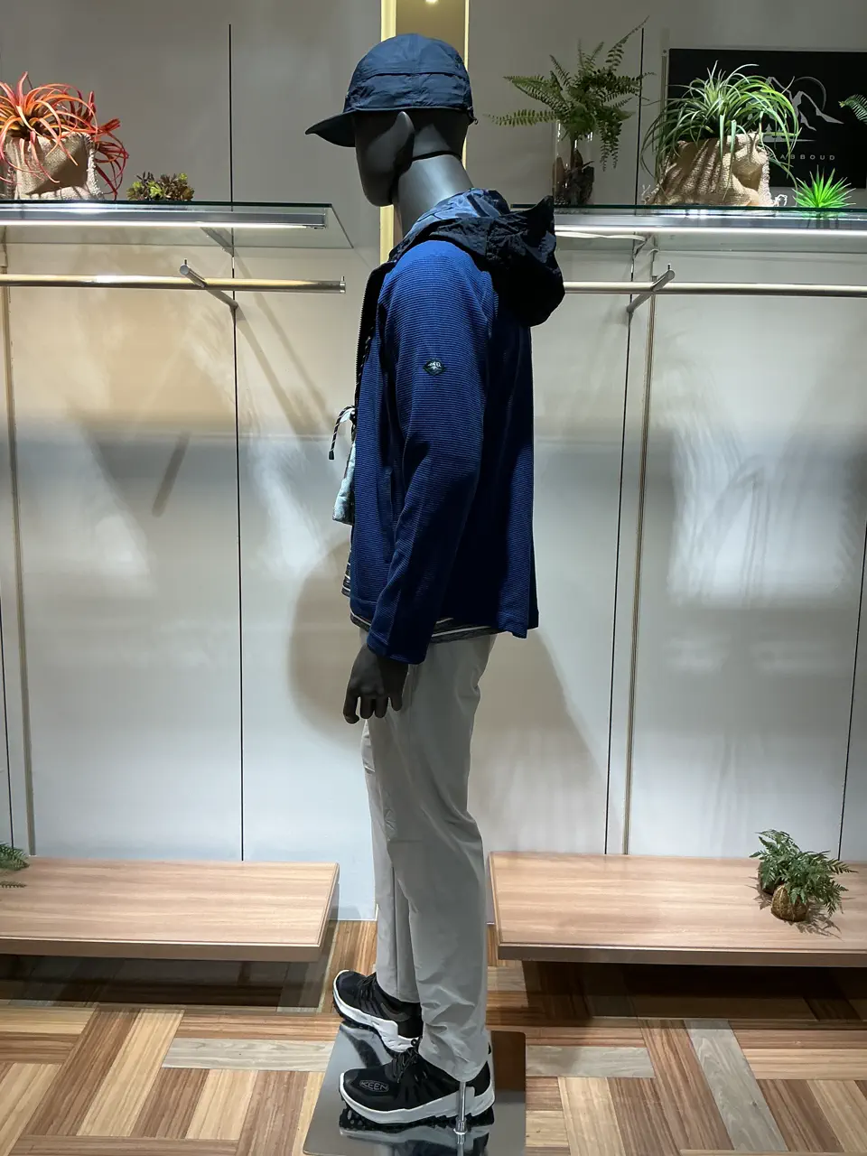 JOSEPH ABBOUD MOUNTAIN 小城 コーディネート画像