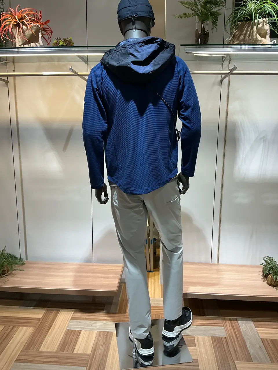 JOSEPH ABBOUD MOUNTAIN 小城 コーディネート画像