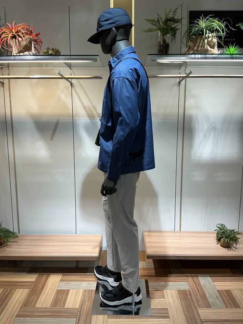 JOSEPH ABBOUD MOUNTAIN 小城 コーディネート画像