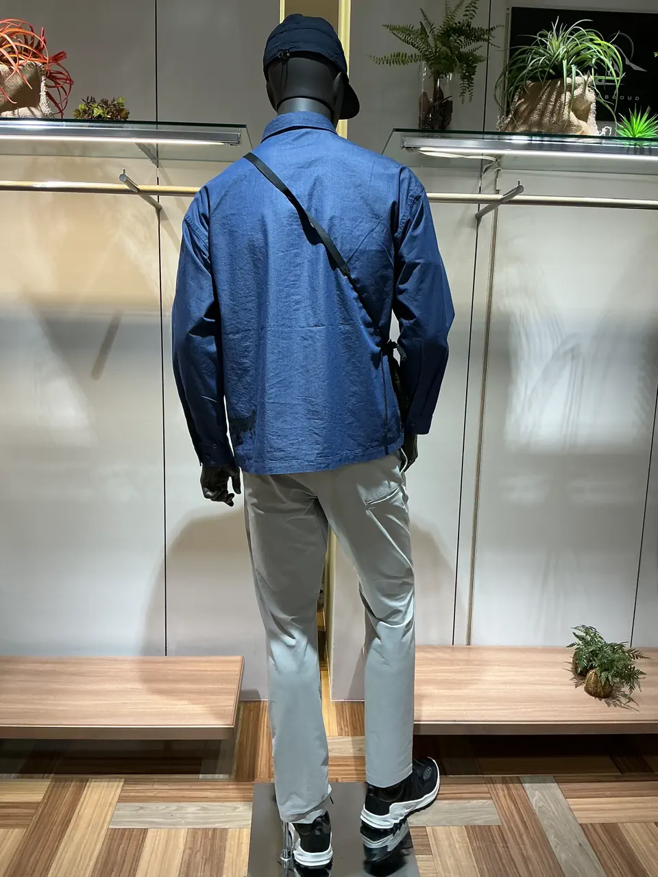 JOSEPH ABBOUD MOUNTAIN 小城 コーディネート画像