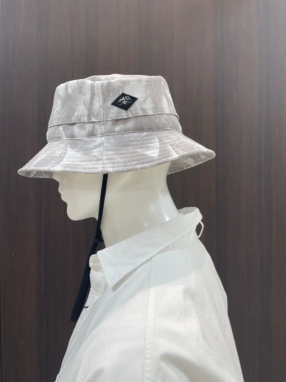 JOSEPH ABBOUD MOUNTAIN 松山 コーディネート画像