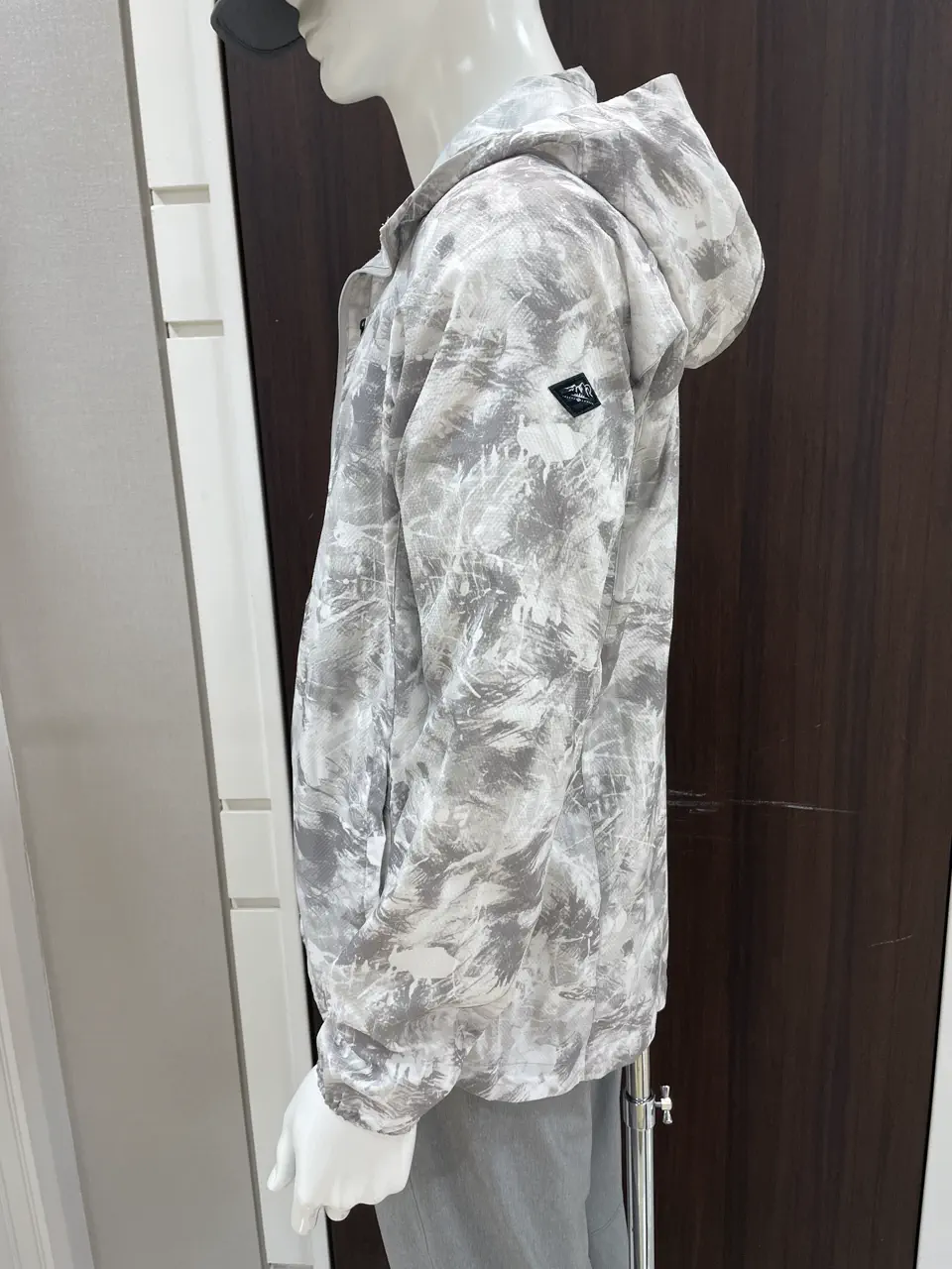JOSEPH ABBOUD MOUNTAIN 松山 コーディネート画像