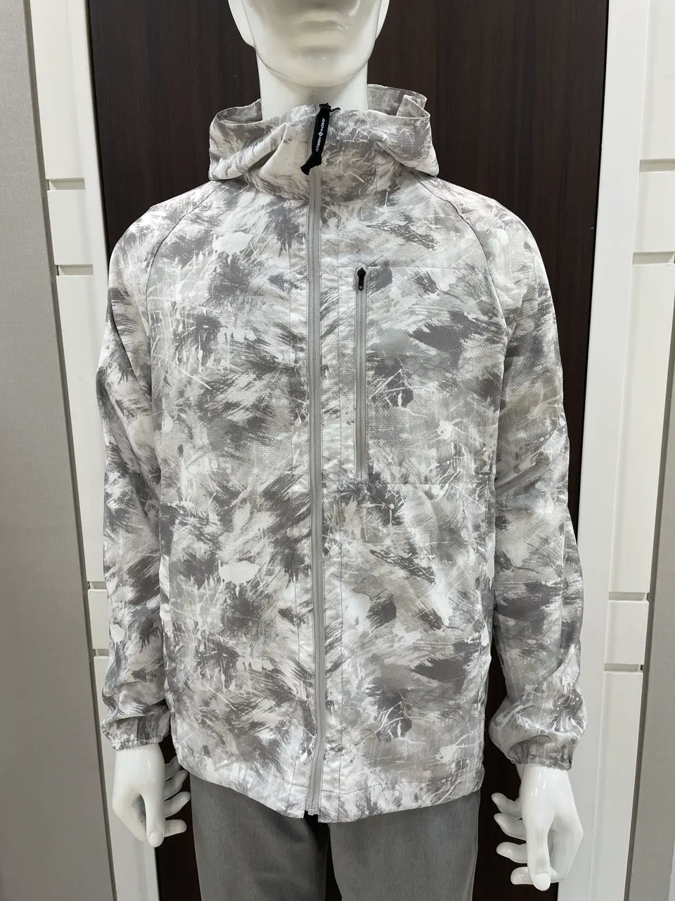 JOSEPH ABBOUD MOUNTAIN 松山 コーディネート画像