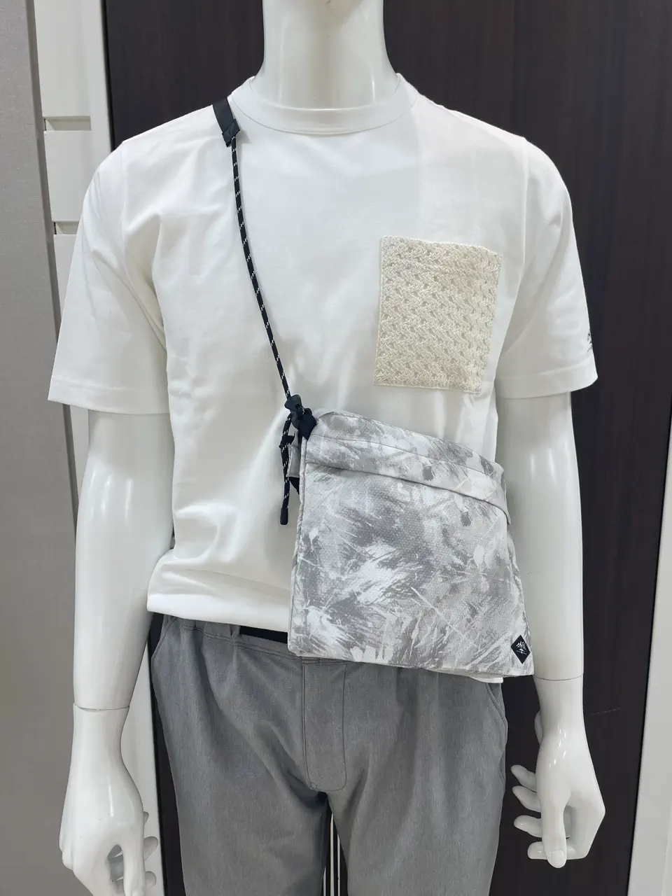 JOSEPH ABBOUD MOUNTAIN 松山 コーディネート画像