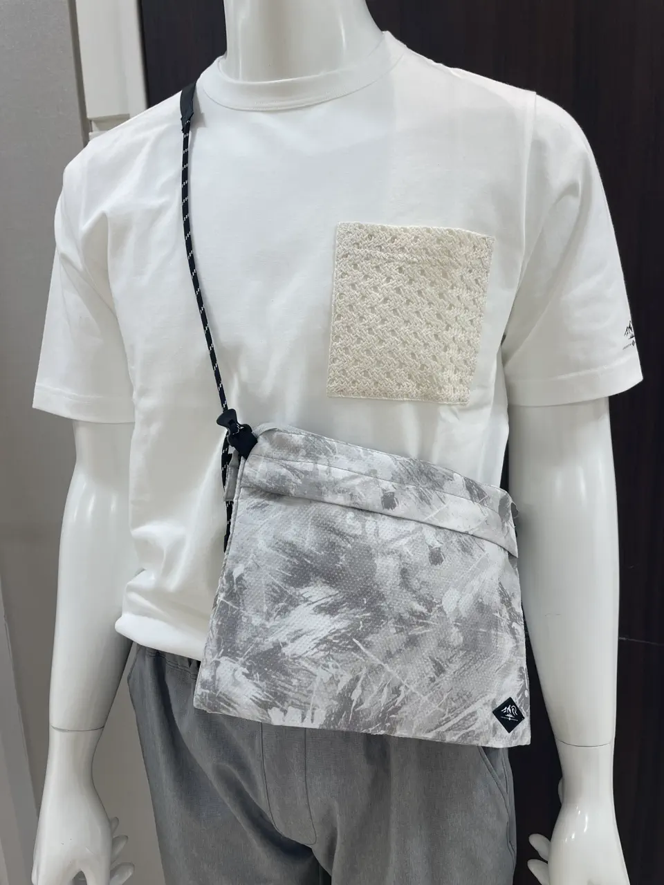 JOSEPH ABBOUD MOUNTAIN 松山 コーディネート画像