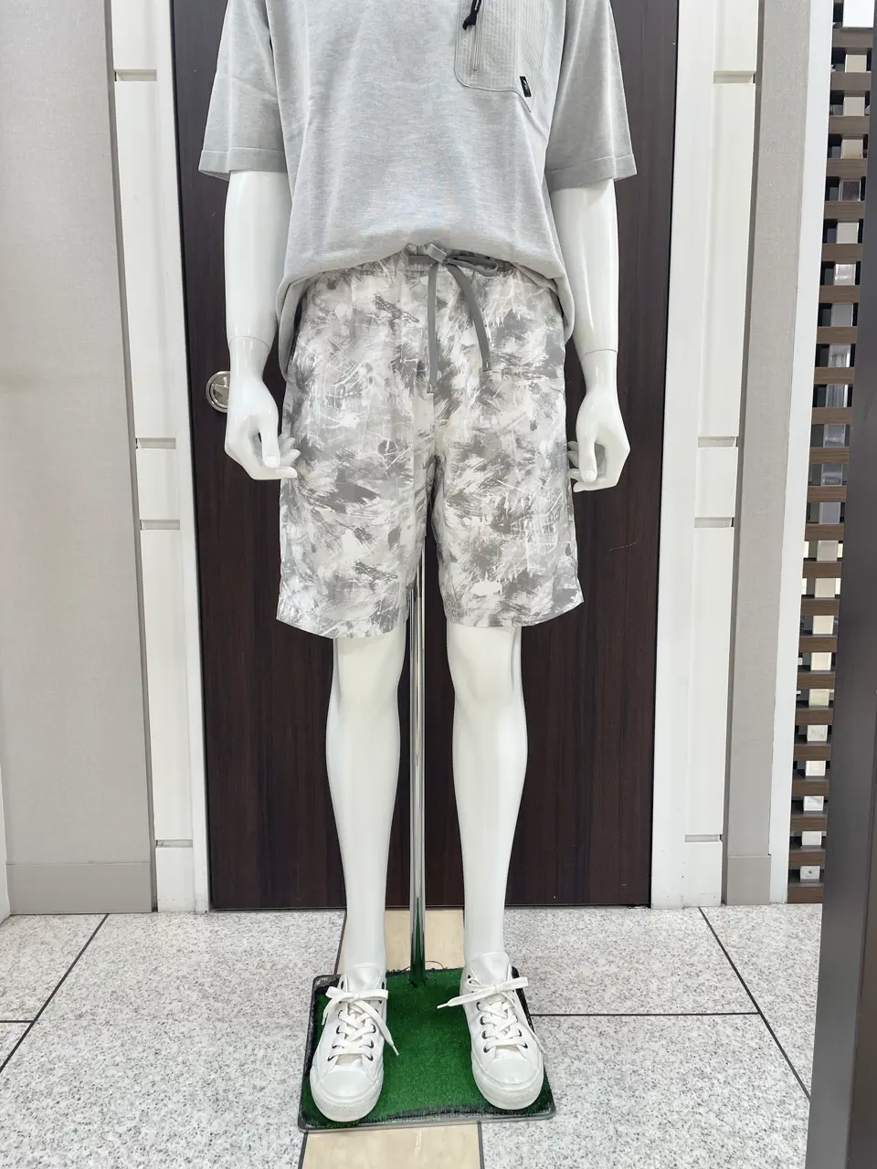 JOSEPH ABBOUD MOUNTAIN 松山 コーディネート画像