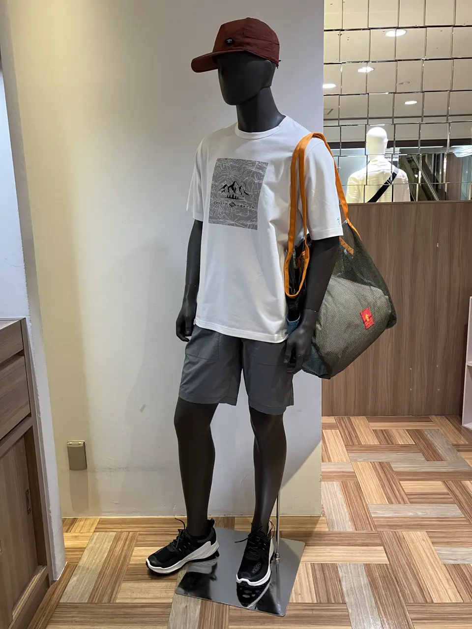 JOSEPH ABBOUD MOUNTAIN 小城 コーディネート画像