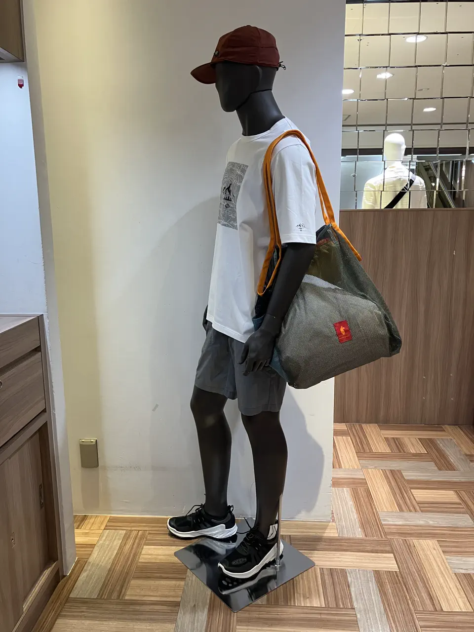 JOSEPH ABBOUD MOUNTAIN 小城 コーディネート画像