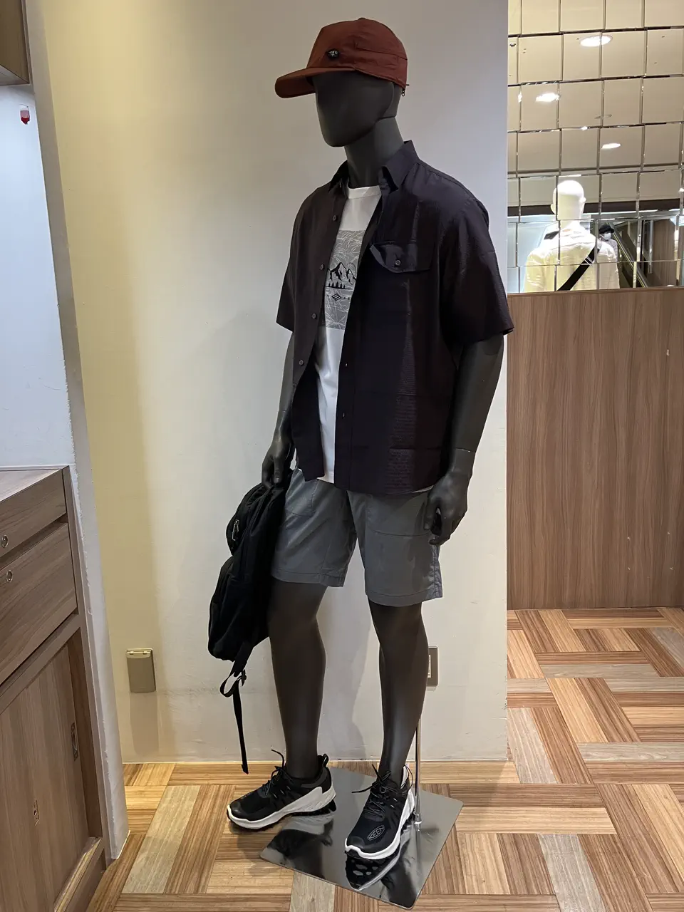 JOSEPH ABBOUD MOUNTAIN 小城 コーディネート画像