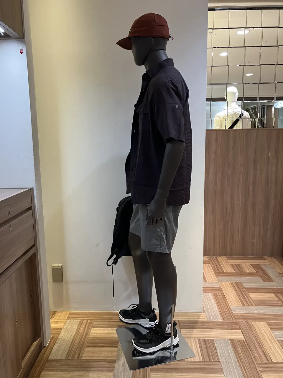 JOSEPH ABBOUD MOUNTAIN 小城 コーディネート画像