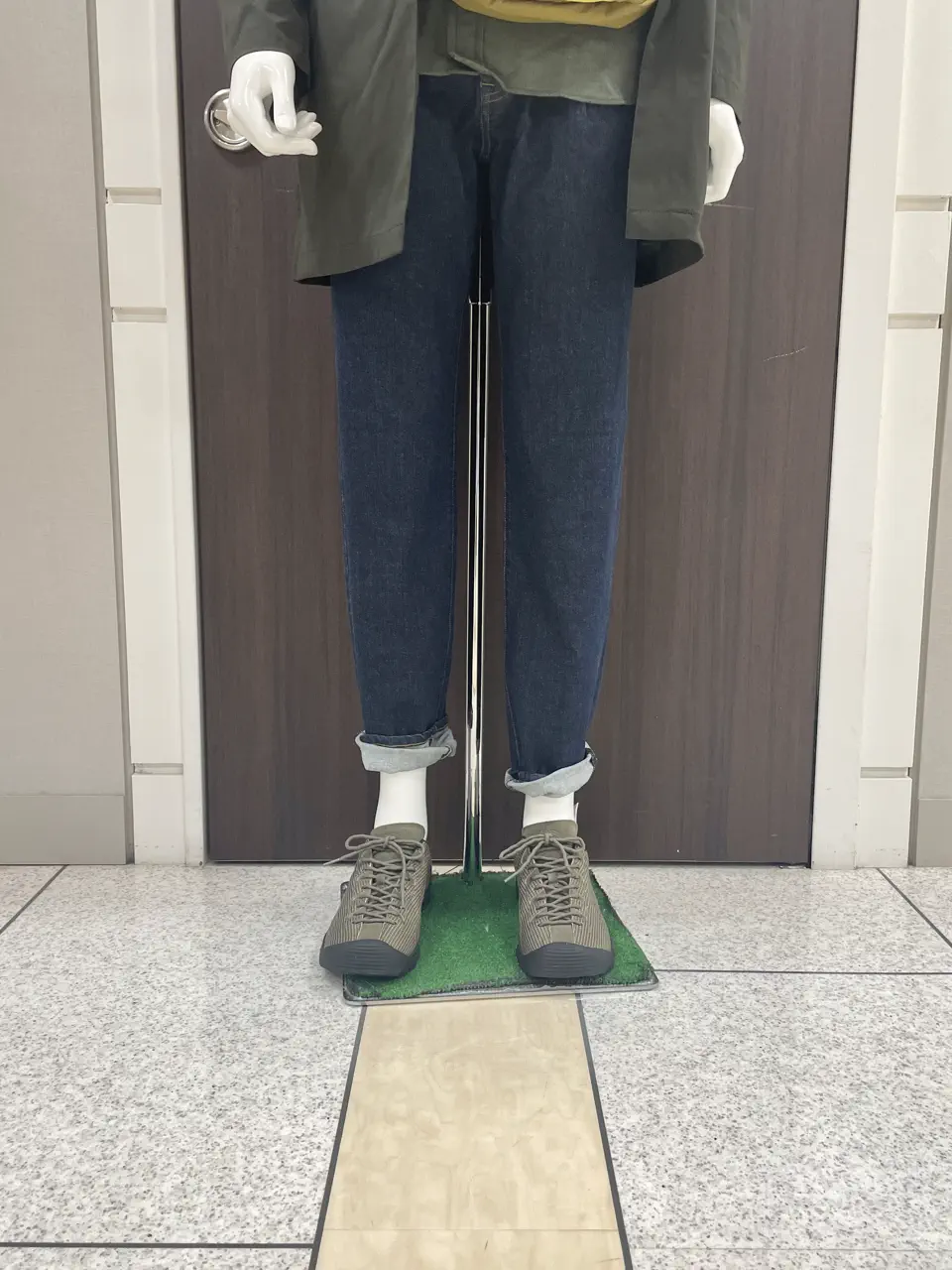 JOSEPH ABBOUD MOUNTAIN 松山 コーディネート画像