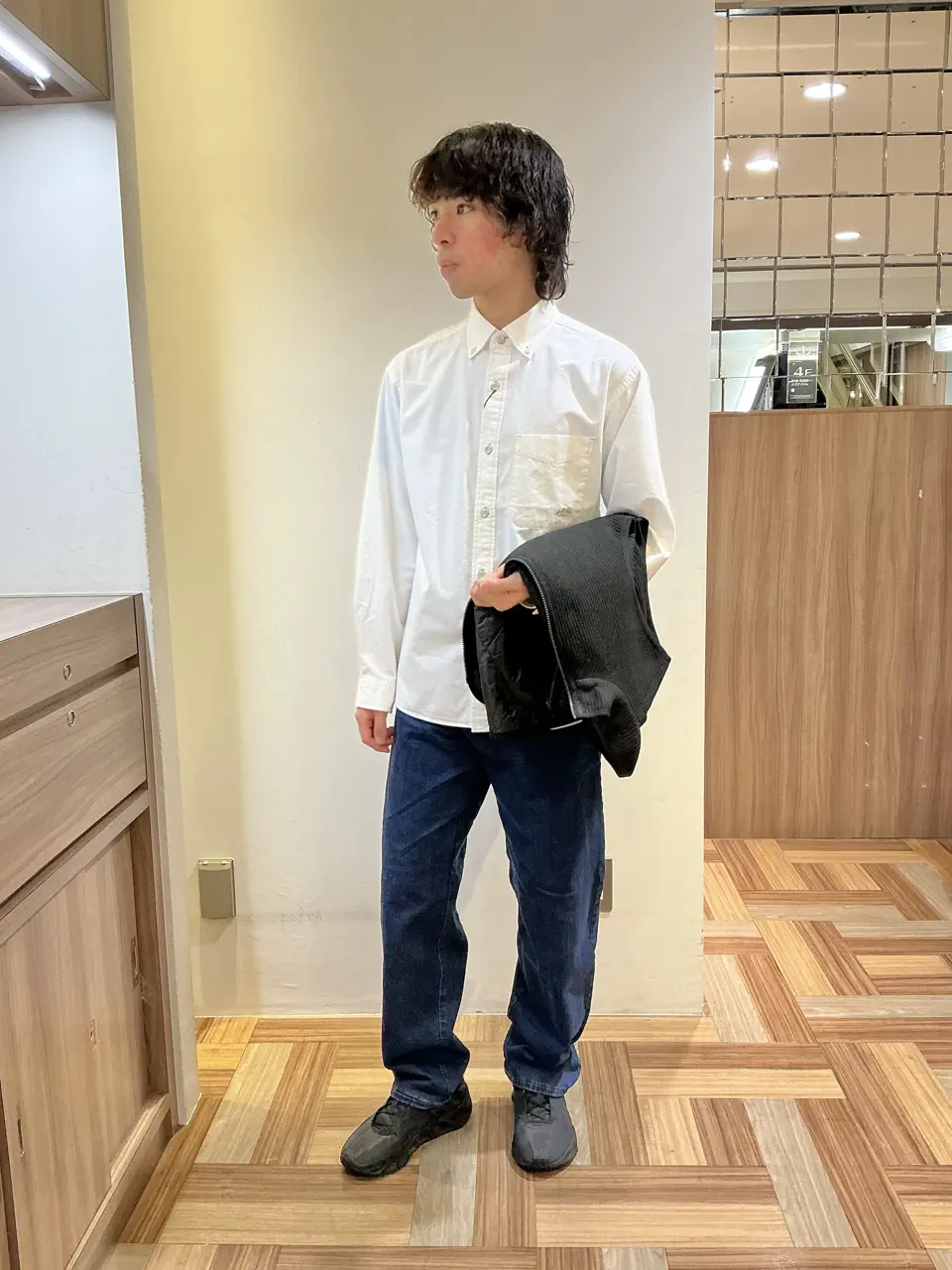 JOSEPH ABBOUD MOUNTAIN カイリ コーディネート画像