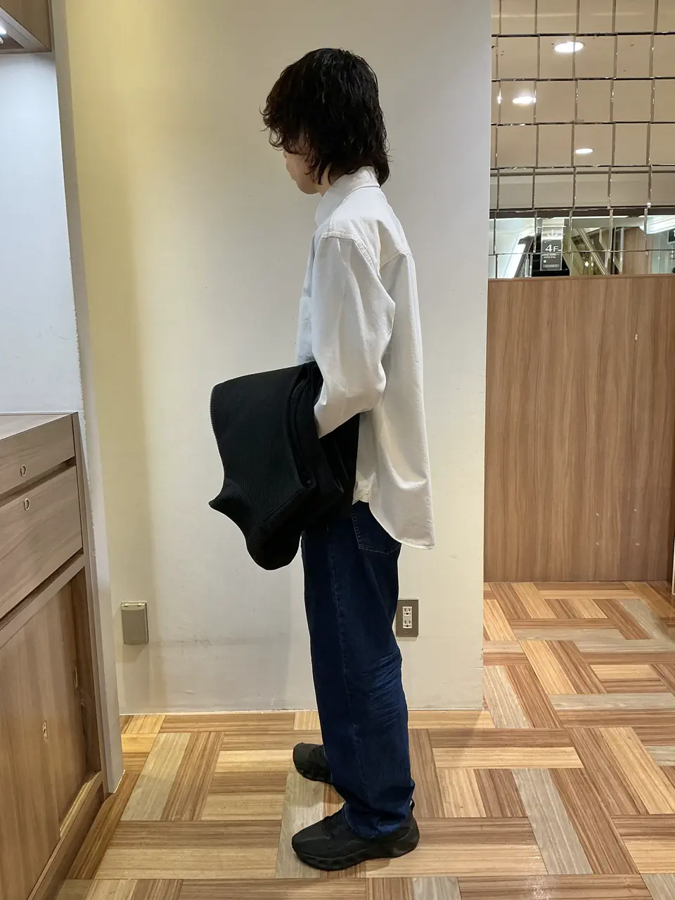 JOSEPH ABBOUD MOUNTAIN カイリ コーディネート画像