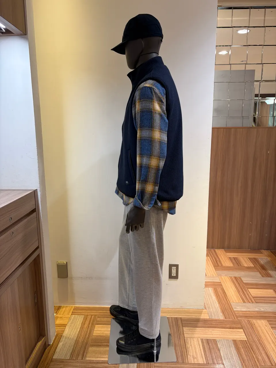 JOSEPH ABBOUD MOUNTAIN 小城 コーディネート画像