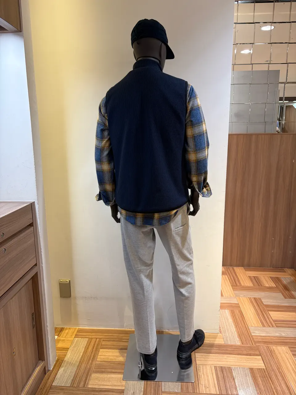 JOSEPH ABBOUD MOUNTAIN 小城 コーディネート画像