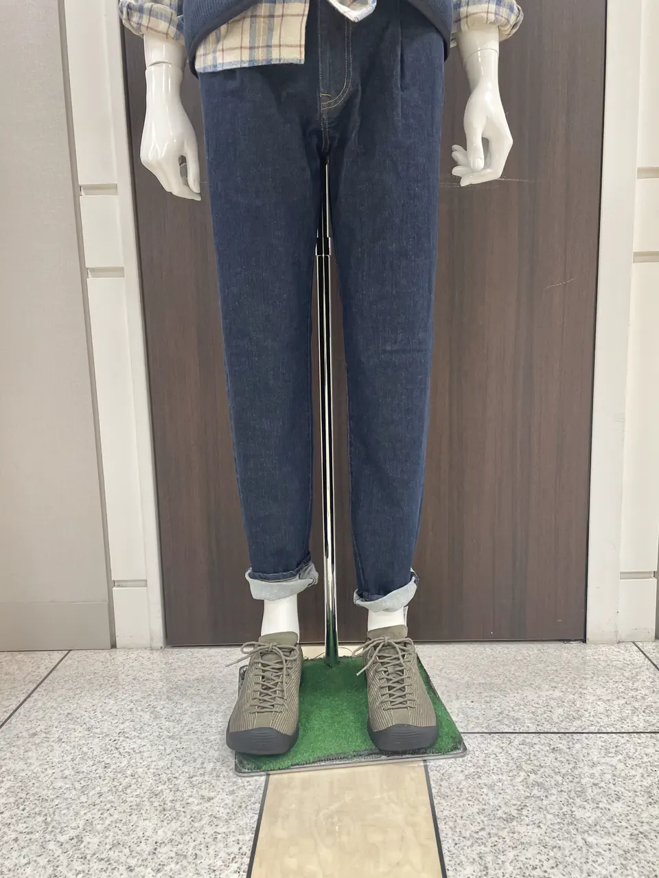 JOSEPH ABBOUD MOUNTAIN 松山 コーディネート画像