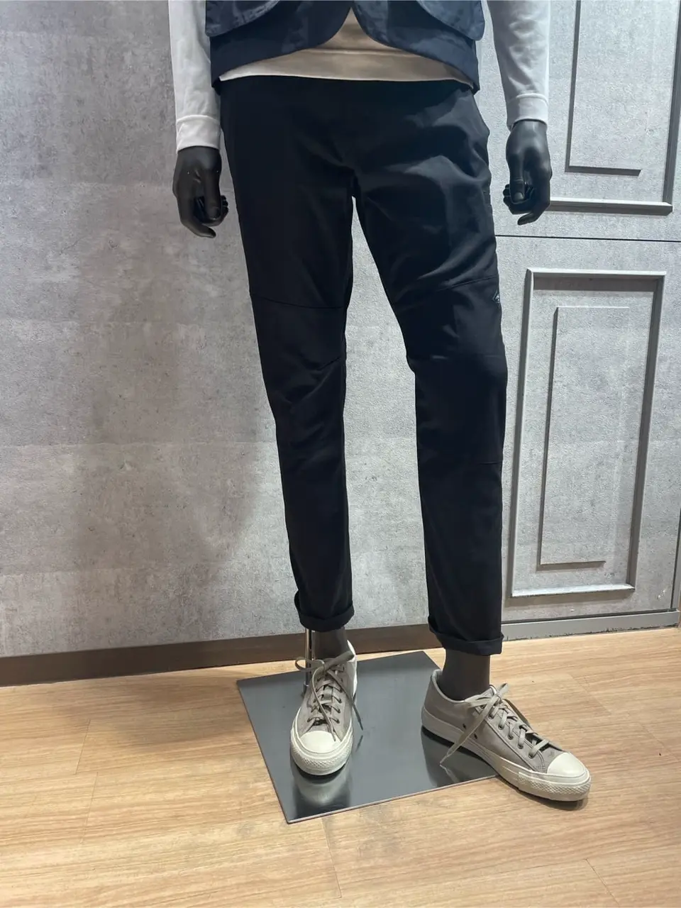 JOSEPH ABBOUD MOUNTAIN 東　 コーディネート画像