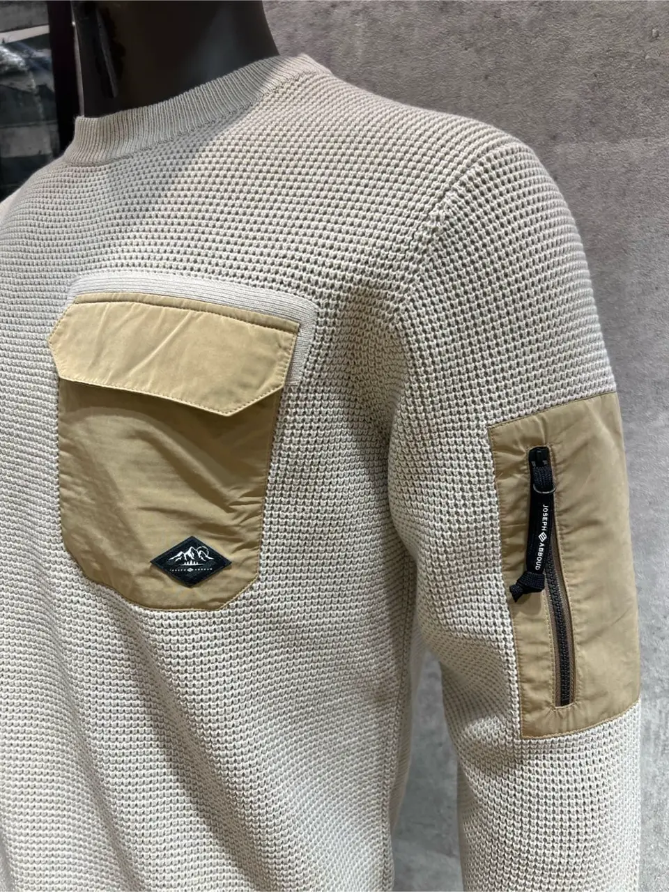 JOSEPH ABBOUD MOUNTAIN 上條 コーディネート画像