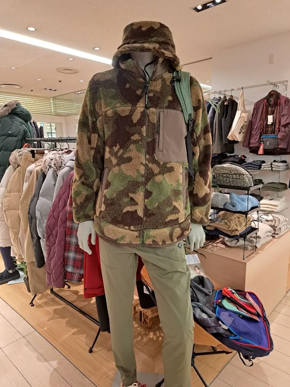 JOSEPH ABBOUD MOUNTAIN 藤川 コーディネート画像