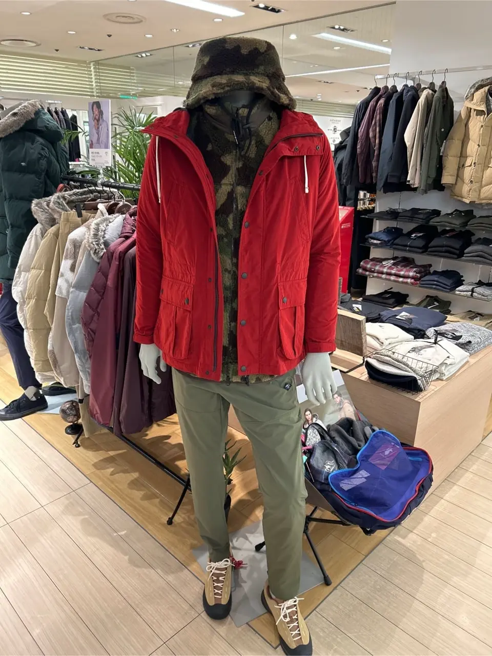 JOSEPH ABBOUD MOUNTAIN YANO コーディネート画像