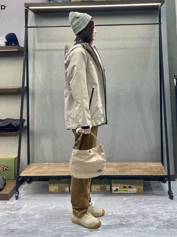 JOSEPH ABBOUD MOUNTAIN たかい　かおり コーディネート画像