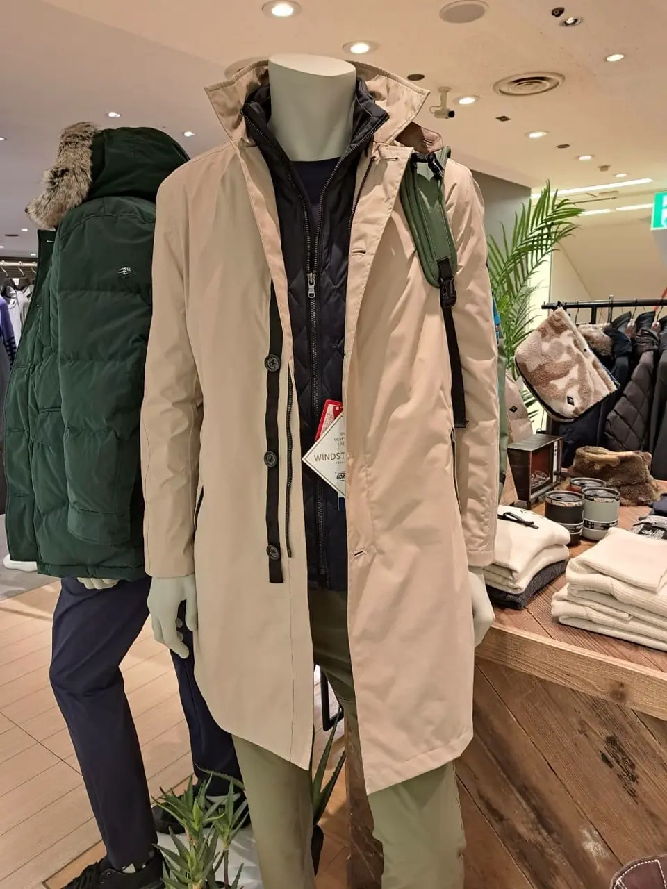 JOSEPH ABBOUD MOUNTAIN 藤川 コーディネート画像