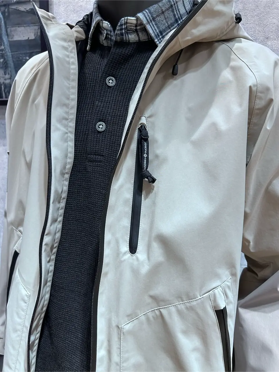 JOSEPH ABBOUD MOUNTAIN 二澤 コーディネート画像