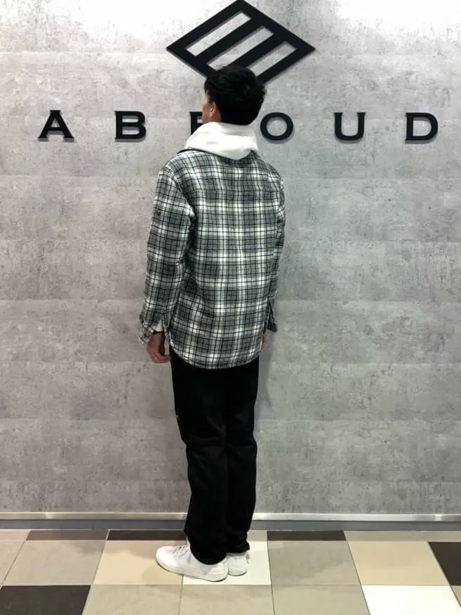 JOSEPH ABBOUD MOUNTAIN 足立 コーディネート画像